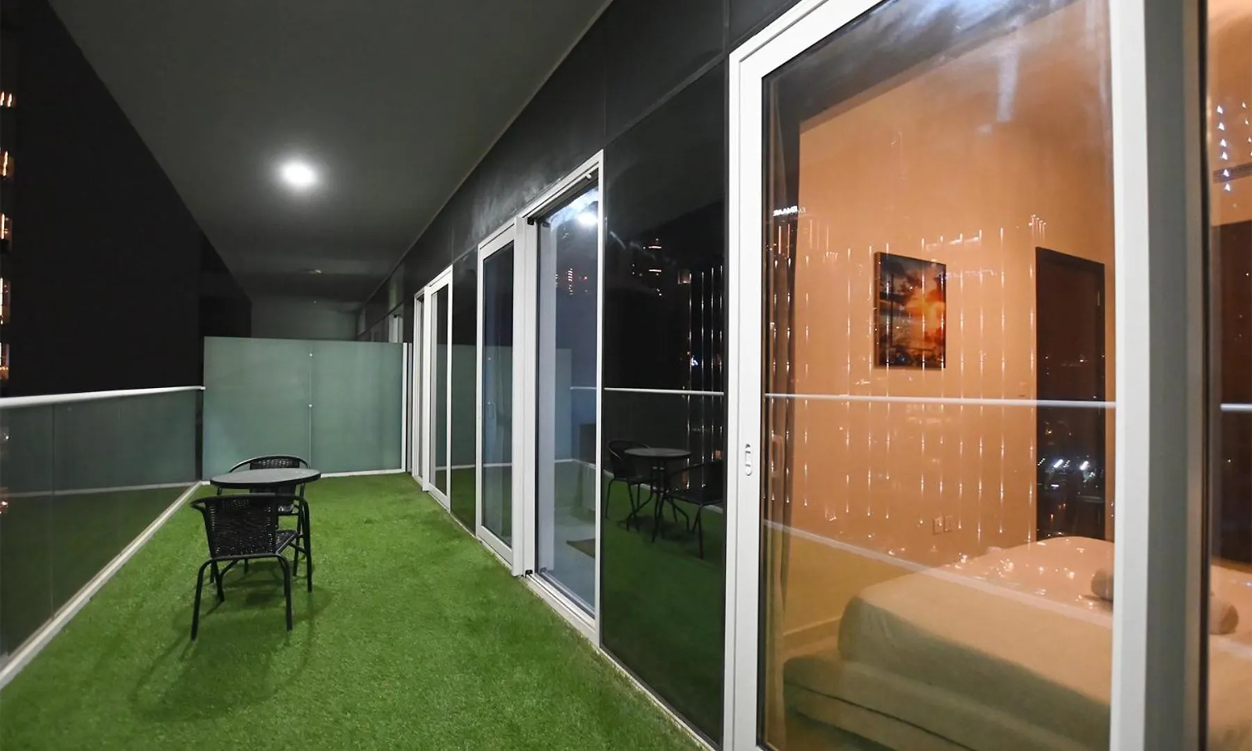 Brown Stone - Canal View Reva Dubai Apartment
